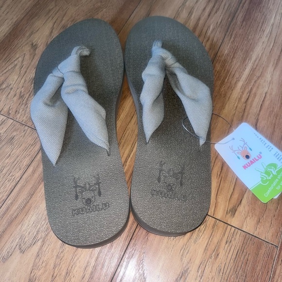 NWT-KUALU Beige Sandals - Picture 1 of 2